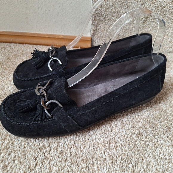 Aerosoles StitchNTurn Womens Black Suede Slip On Tassel Chain Flats Size 10M - Picture 1 of 9